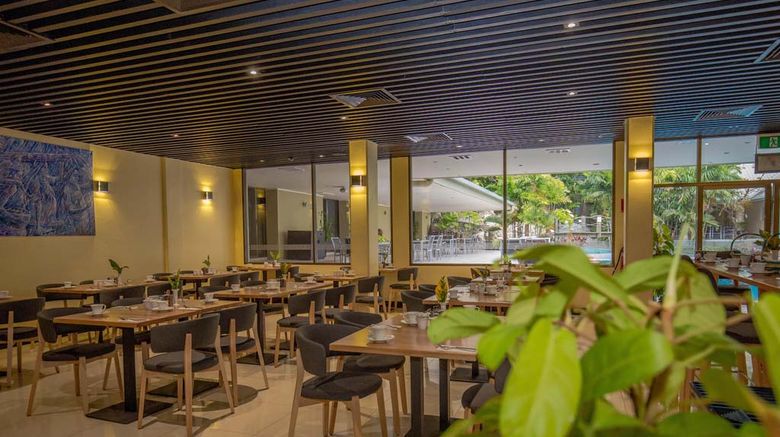 <b>Gateway Hotel & Apartments Restaurant</b> <b>Gateway Hotel & Apartments Restaurant</b>
