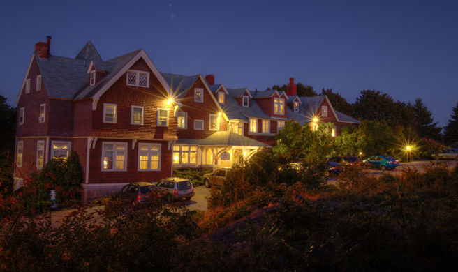 Cleftstone Manor Exterior