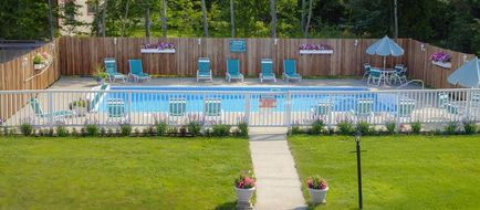 Cromwell Harbor Motel Pool