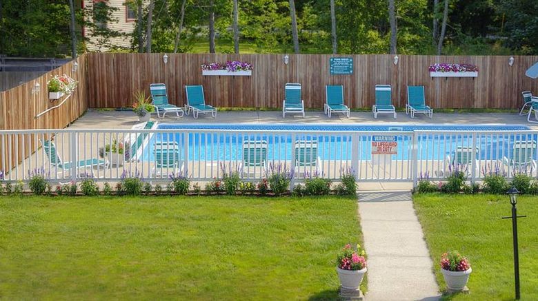 <b>Cromwell Harbor Motel Pool</b>