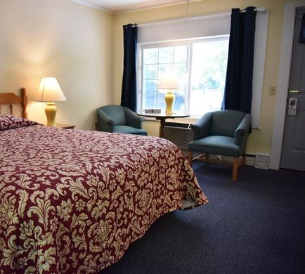 Acadia Pines Motel Room
