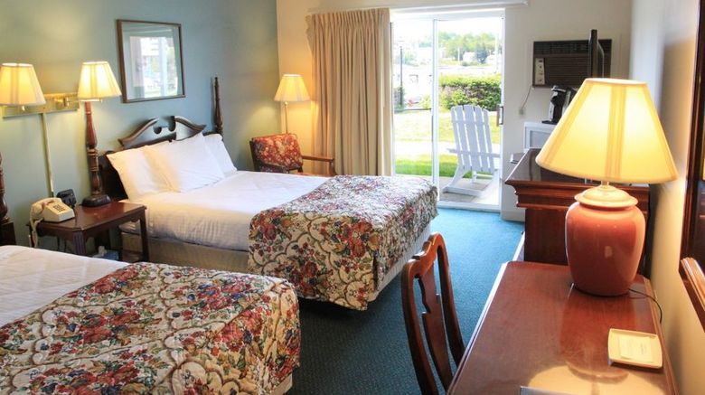 <b>Boothbay Harbor Inn Room</b>