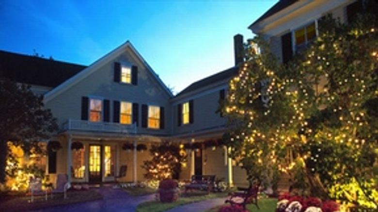 <b>English Meadows Inn Exterior</b>
