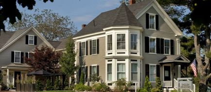 English Meadows Inn Exterior