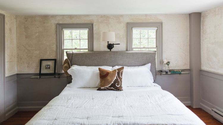 Squire Tarbox Inn Room