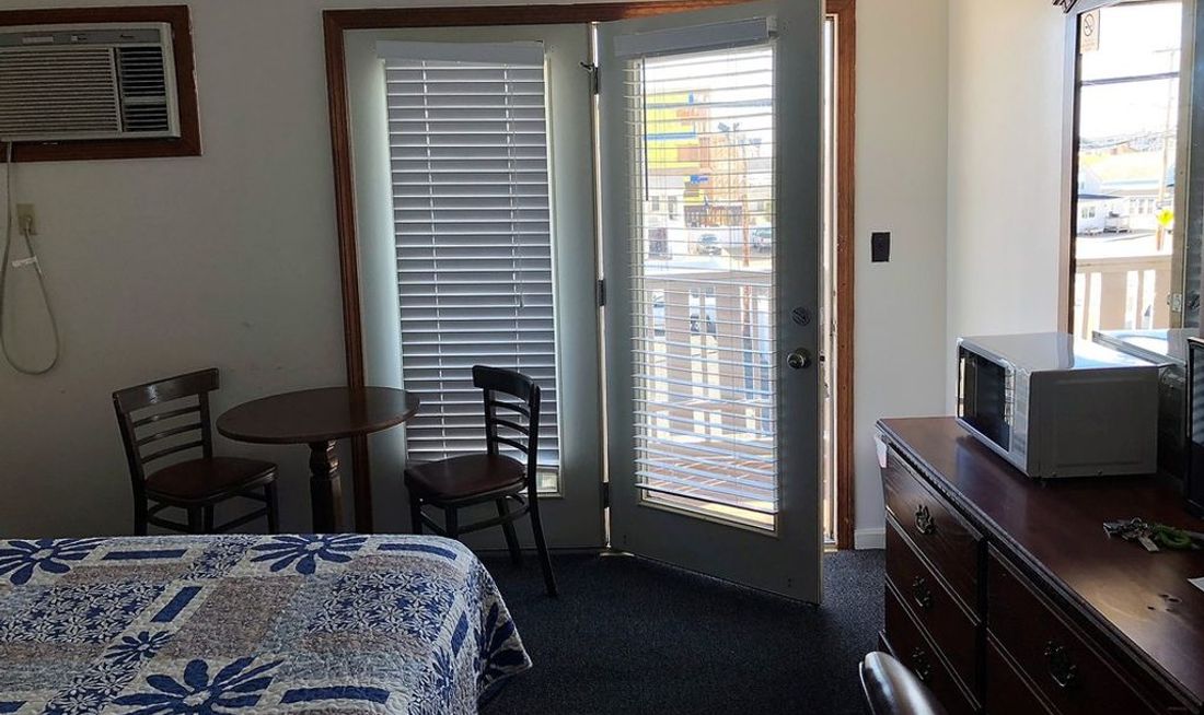 Regal Inn Room