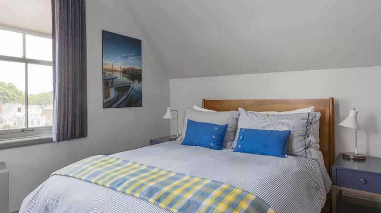 <b>Hotel Portsmouth Room</b>