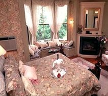 Serenity Inn Newport Room