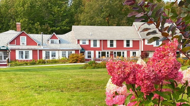 The Vermont Inn Exterior