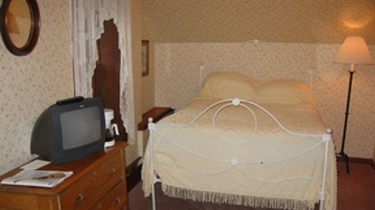 Echo Lake Inn Room