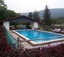 Chalet Motel, A Travelodge by Wyndham Pool