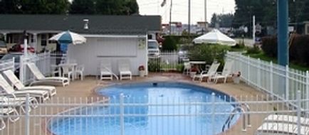 Glass House Inn Pool