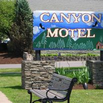 Canyon Motel