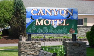 Canyon Motel