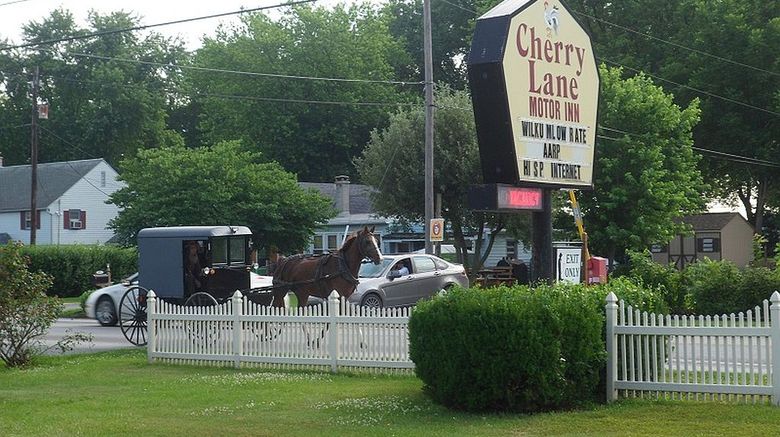 <b>Cherry Lane Motor Inn Exterior</b>