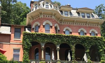 The Harry Packer Mansion