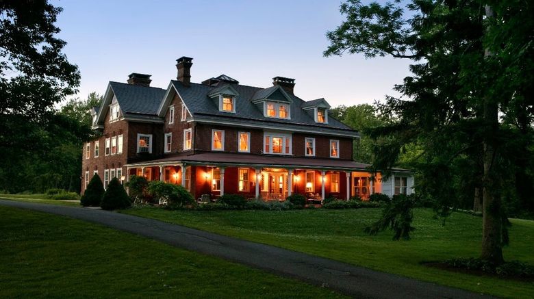 <b>Cameron Estate Inn & Restaurant Exterior</b>