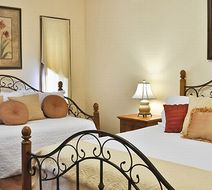Seven Hills Inn Room