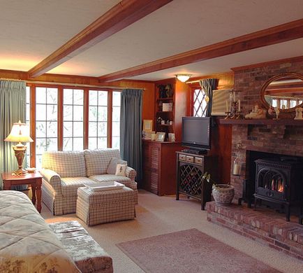 Isaiah Hall Bed & Breakfast Inn Suite