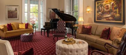 The Captain's Manor Inn B & B Lobby
