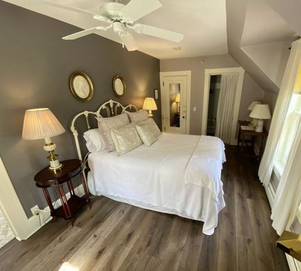 Brook Farm Inn Room