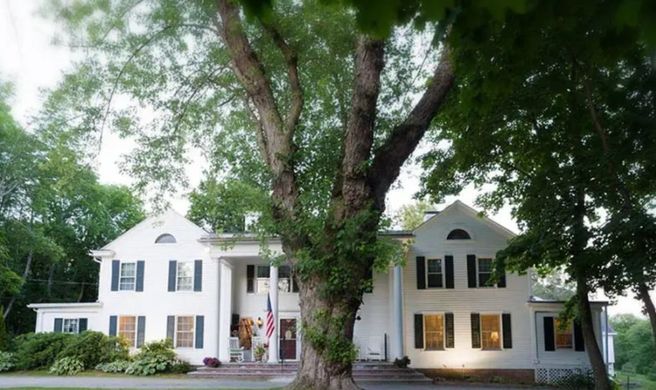 Inn at Stockbridge Exterior