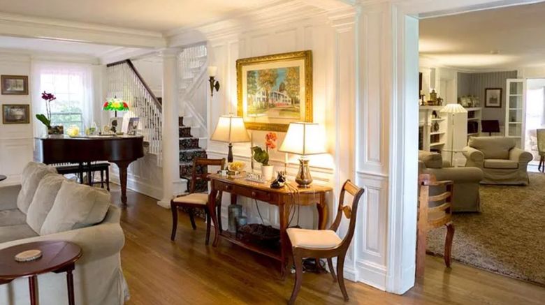 <b>Inn at Stockbridge Lobby</b>