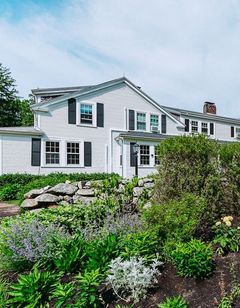 Lambert's Cove Inn
