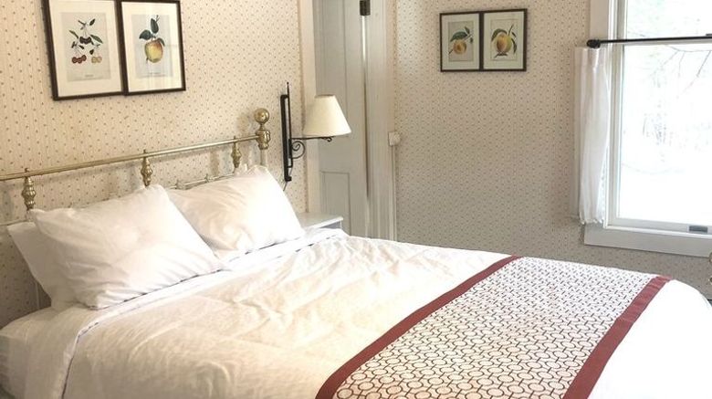 <b>Beaverkill Valley Inn Room</b>