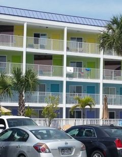 Pelican Pointe Resort