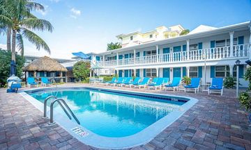 Carriage House Resort