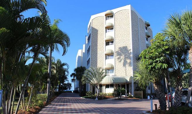 Gulfview Manor Resort Exterior