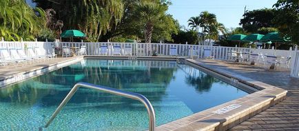 Gulfview Manor Resort Pool