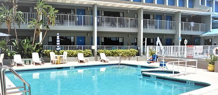 Dockside Marina & Resort Pool