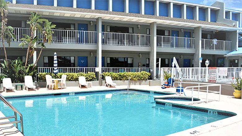 <b>Dockside Marina & Resort Pool</b>