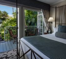 La Mer and Dewey House Room