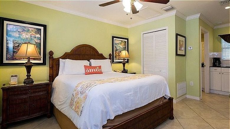 <b>Tropical Beach Resort Room</b>