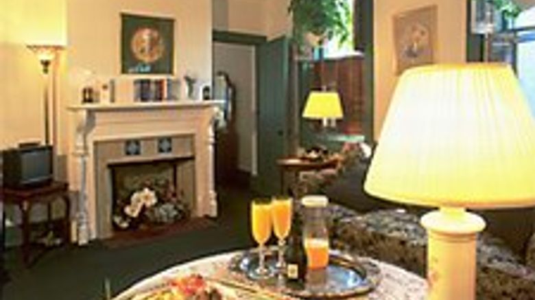 <b>St Francis Inn Suite</b>