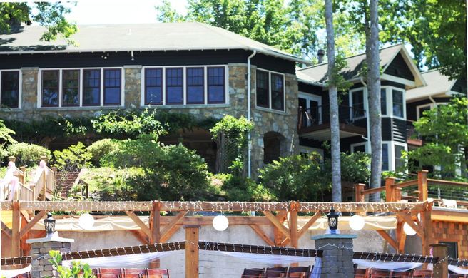 The Lodge on Lake Lure Exterior