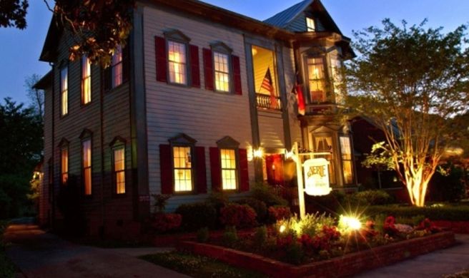 Aerie Bed & Breakfast Exterior