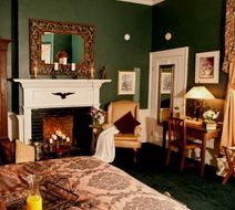 Aerie Bed & Breakfast Suite