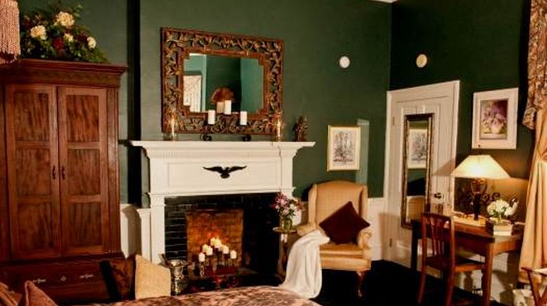 <b>Aerie Bed & Breakfast Suite</b>