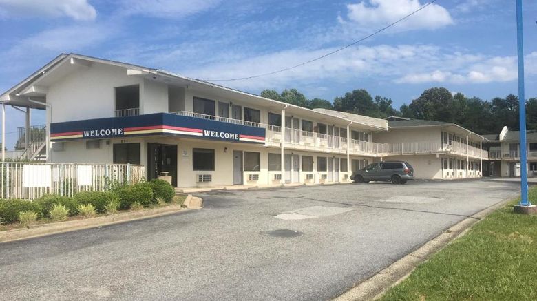 Travel Inn Greensboro Exterior