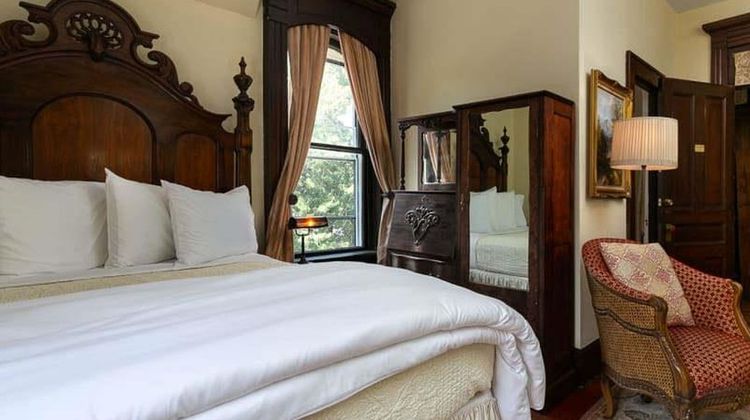 Cedar Crest Inn Room