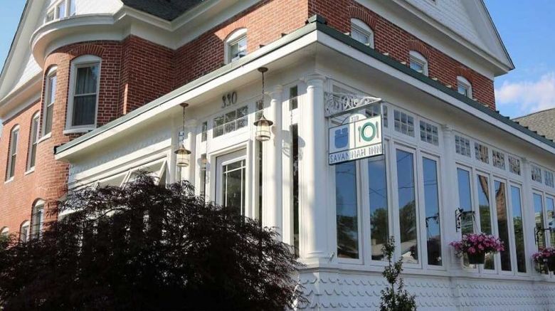 <b>Savannah Inn Exterior</b>