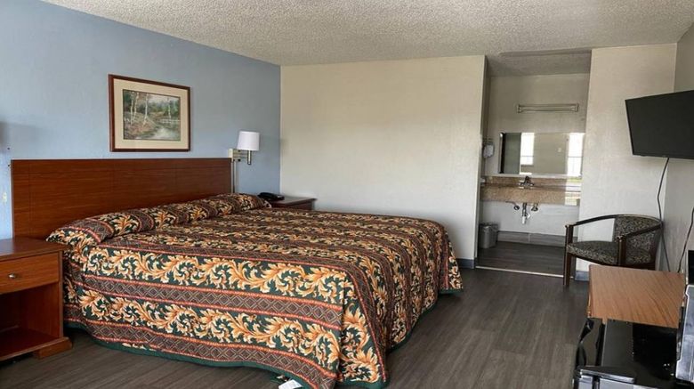 <b>Executive Inn West Columbia Room</b>