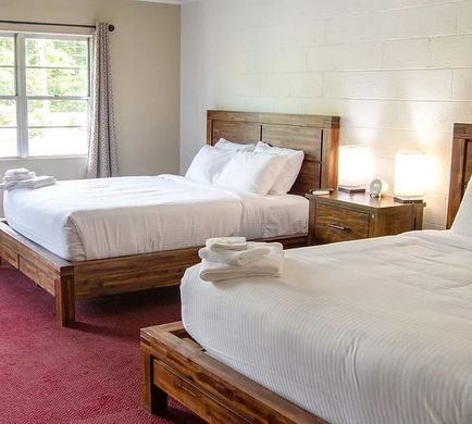 Al & Sally's Motel Room