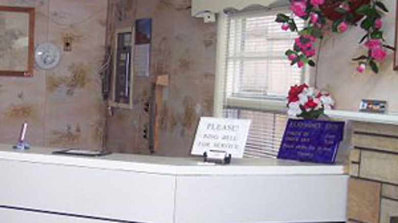 <b>Economy Inn Cadillac Lobby</b>
