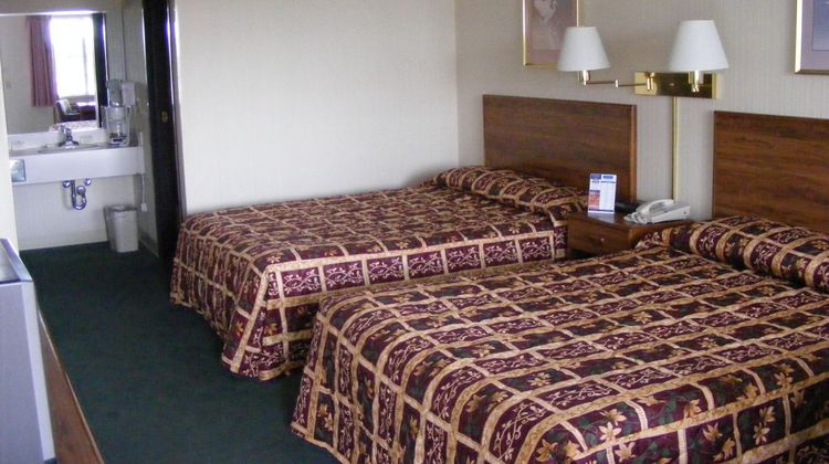 Great Lakes Inn Room