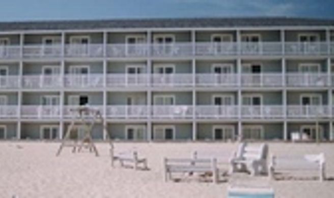 Fairview Beachfront Inn & Waterpark Exterior